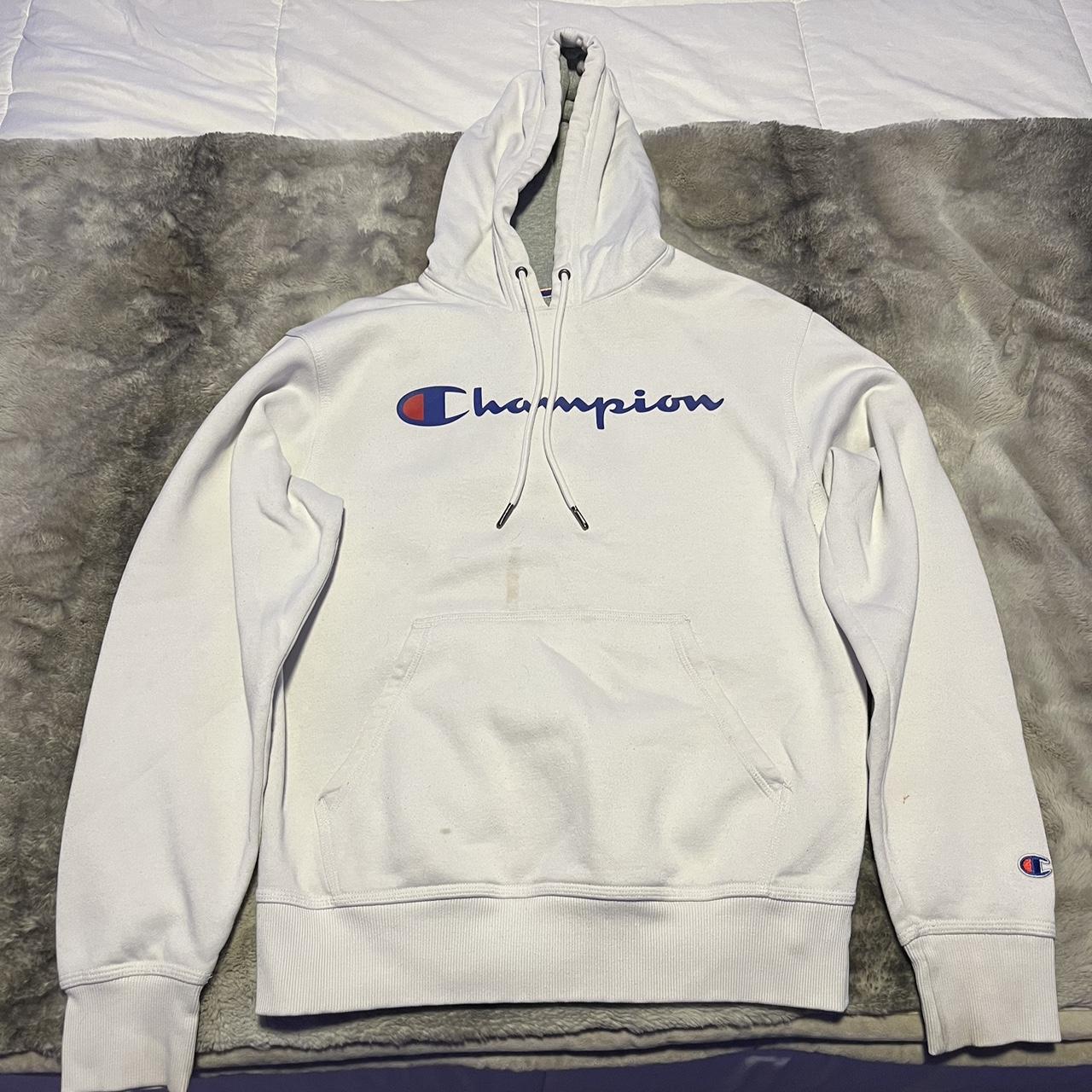 Small white hot sale champion hoodie