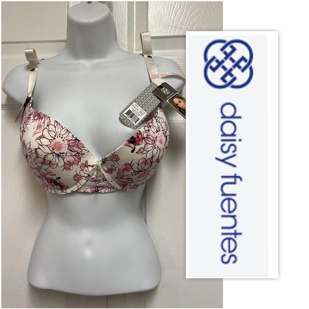 Daisy Fuentes Intimates Floral Padded Push Up Bra - Depop