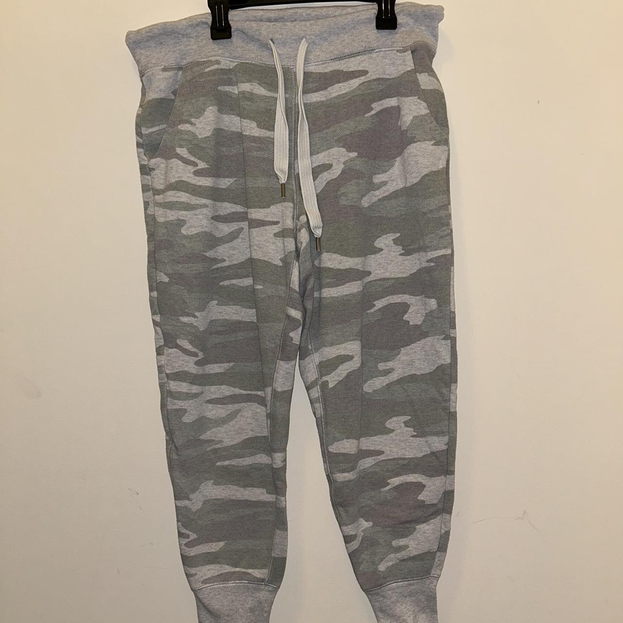 AERIE Camo sweats size S fits more like a medium