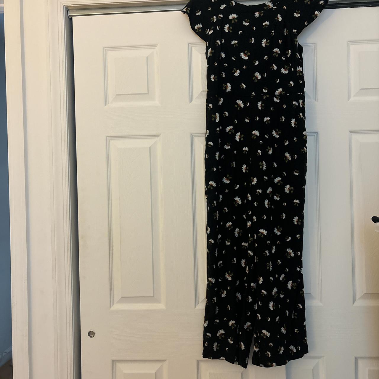 Ann Taylor LOFT petite Black and white Depop