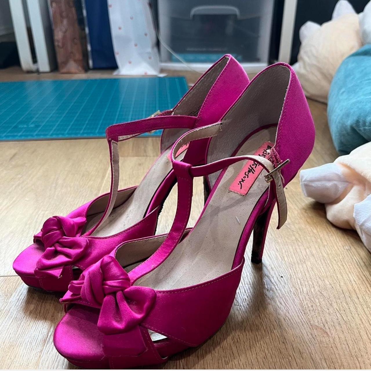 pink betsey johnson heels size W 7.5 would say