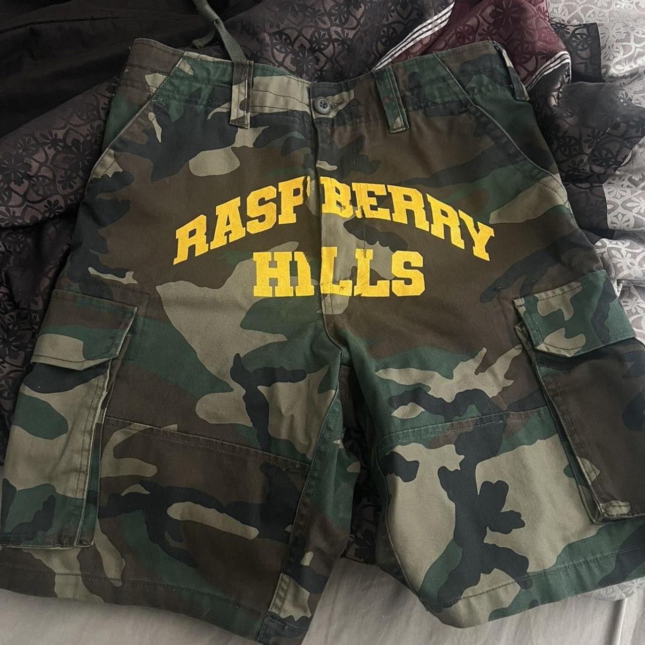 Gv Gallery Raspberry Hills Cargo Shorts, sizes above...