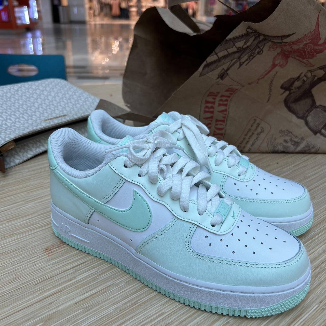 nike mint trainers