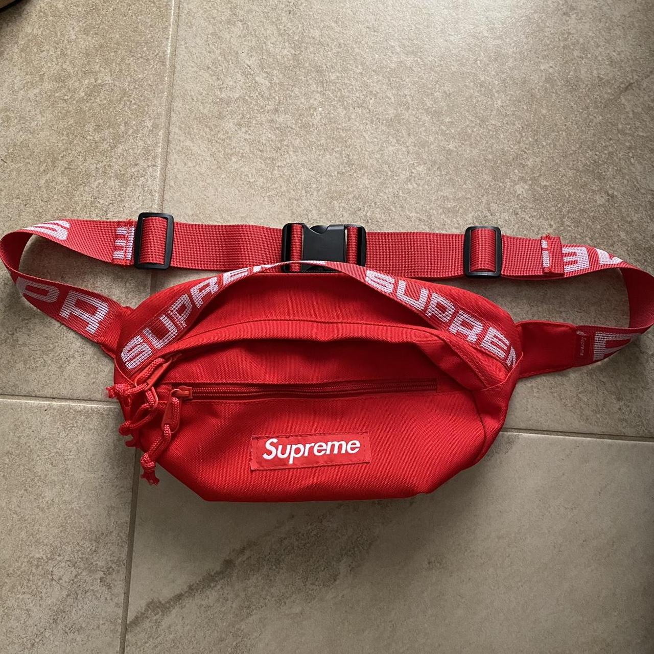 Supre bum bag on sale