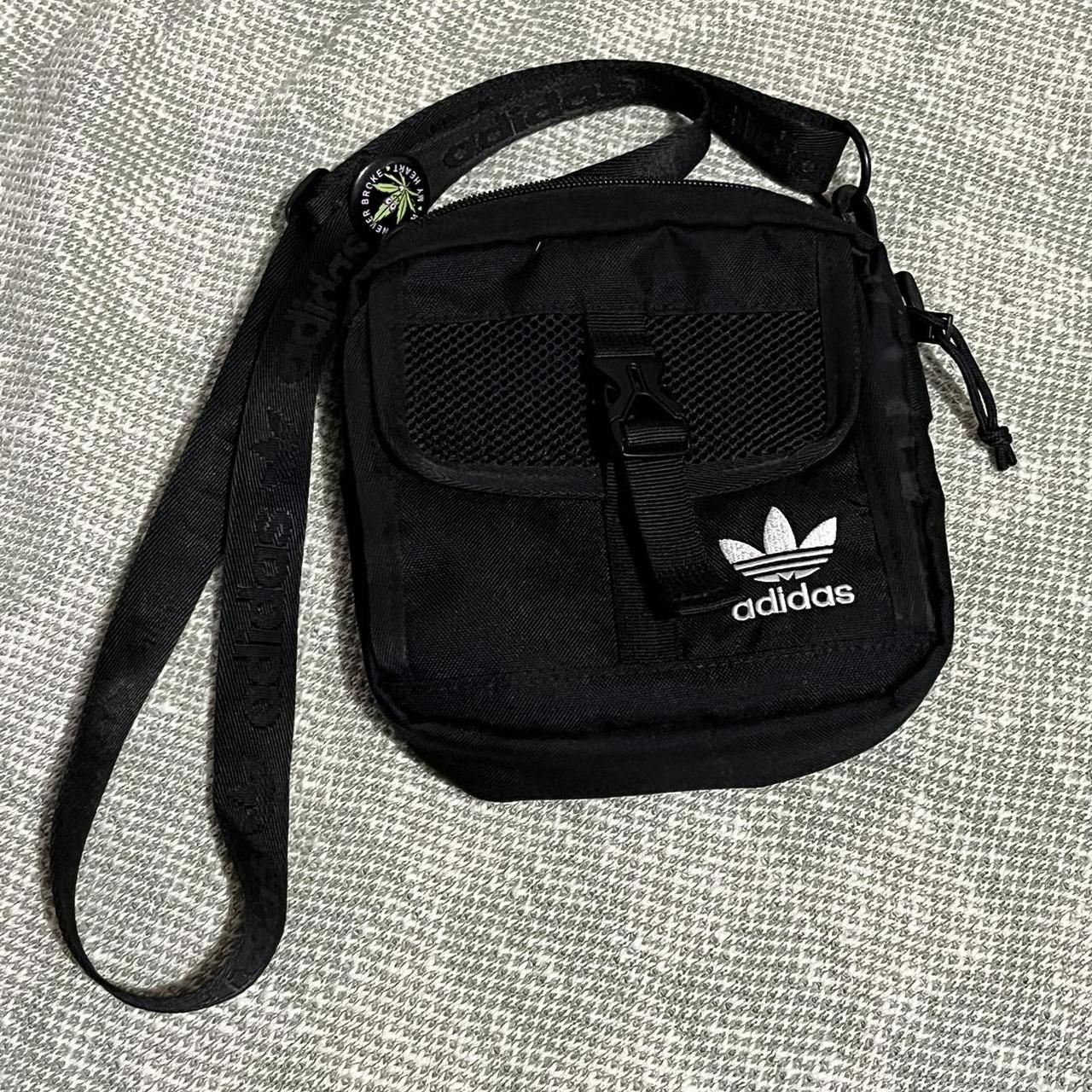 Adidas bag-y2k - Depop