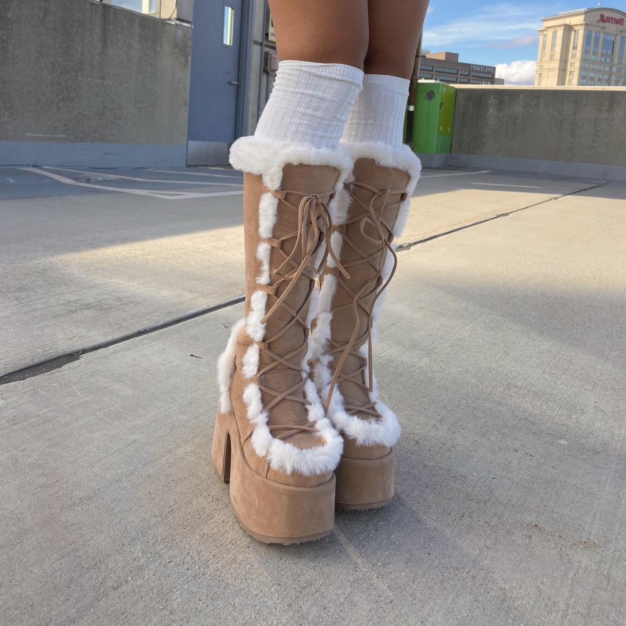 demonia camel tan