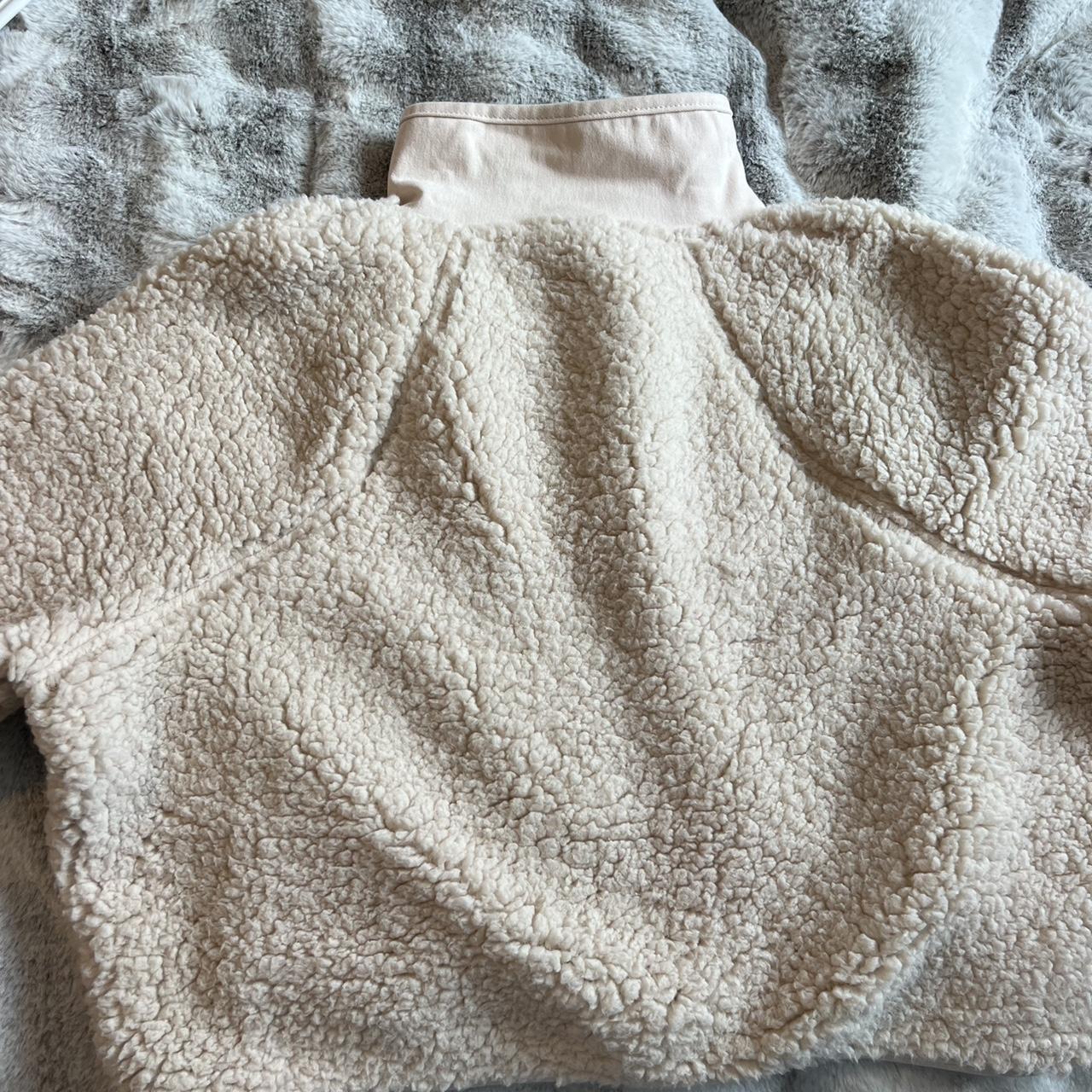 Forever 21 Sherpa worn like twice and in great... - Depop
