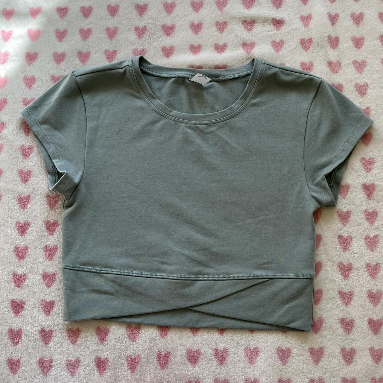 old navy powerchill cropped cross front Depop