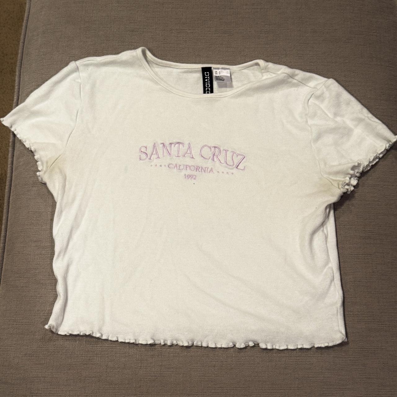 Divided Tee Santa Cruz in pink on a white Depop