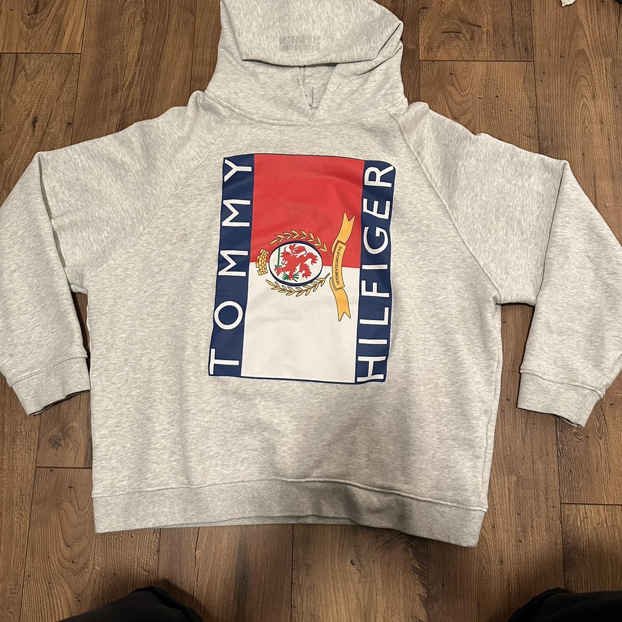 Tommy hilfiger hoodie on sale vetements