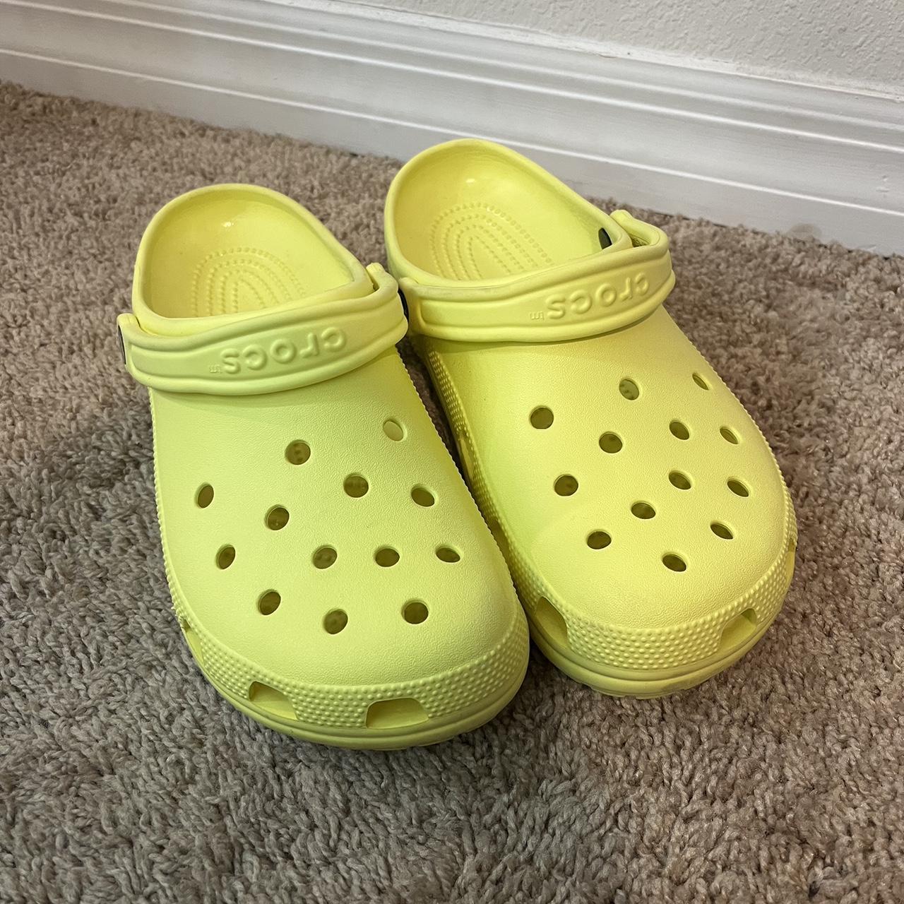 Yellow crocs online size 9