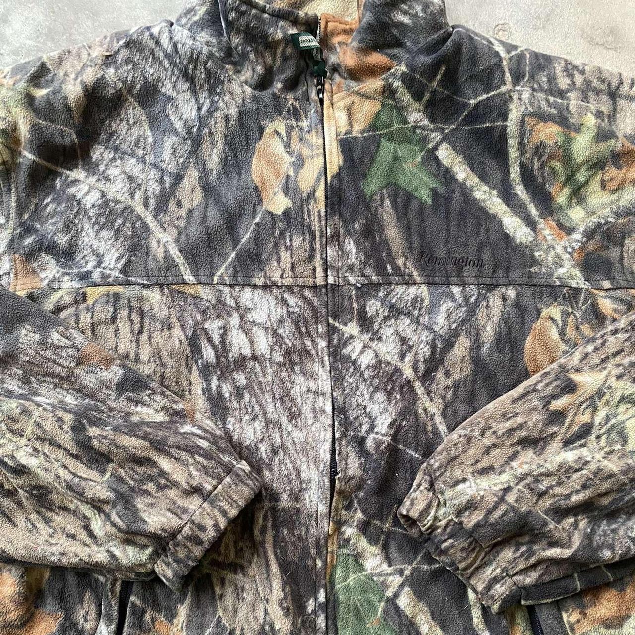 camo zip up fleece men’s xl - Depop