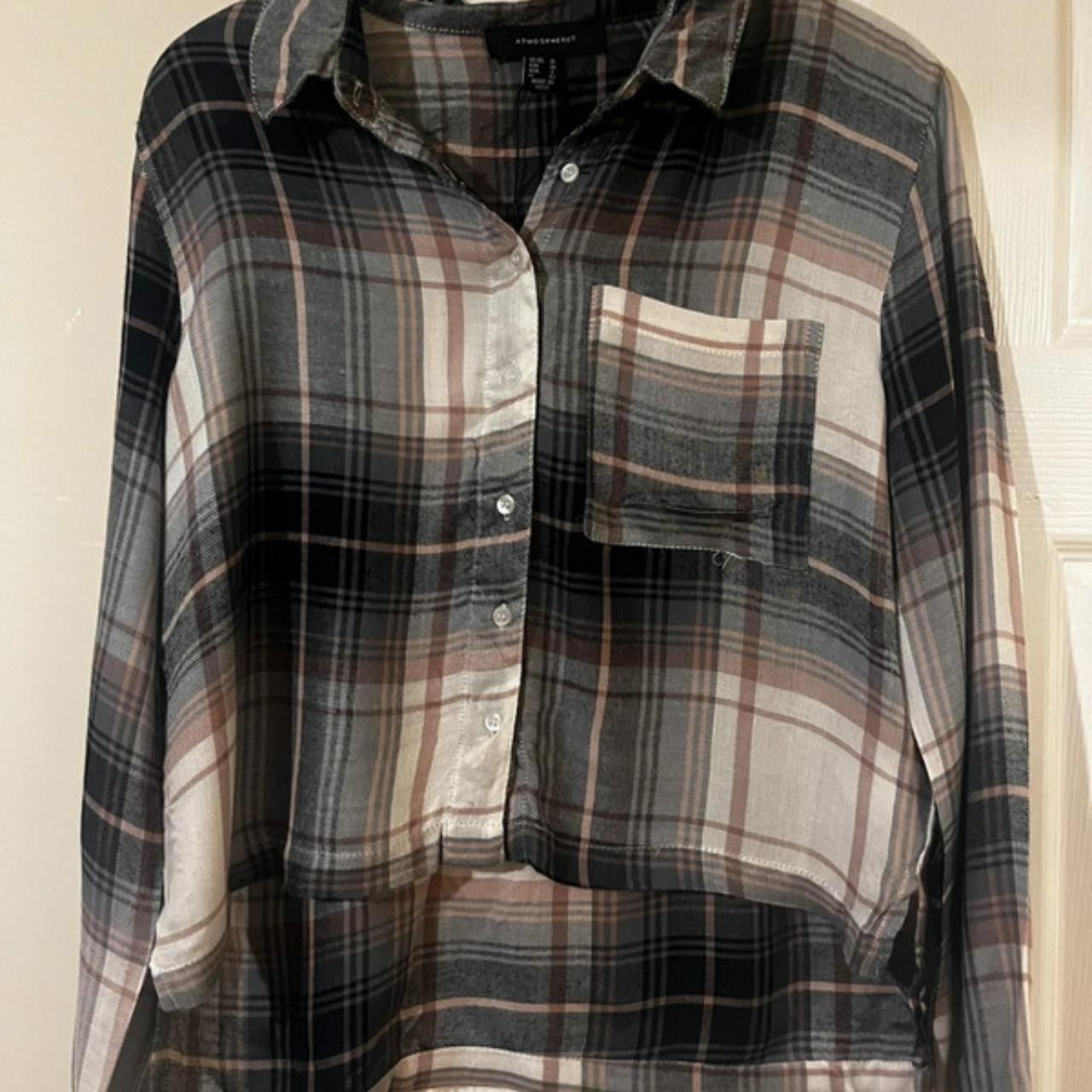 Womanβs checked shirt - Depop