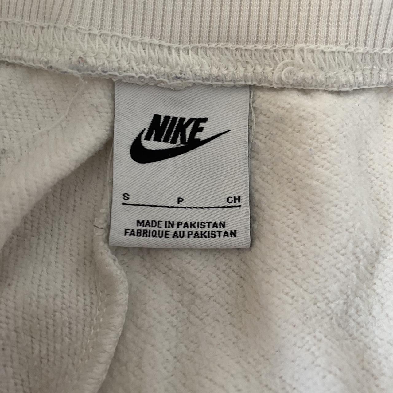 Nike sweatpants Pretty baggy fit more like a medium - Depop