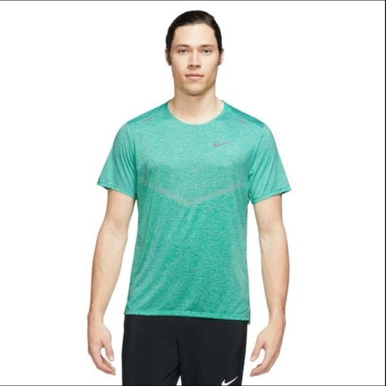 nike rise 365 t shirt green