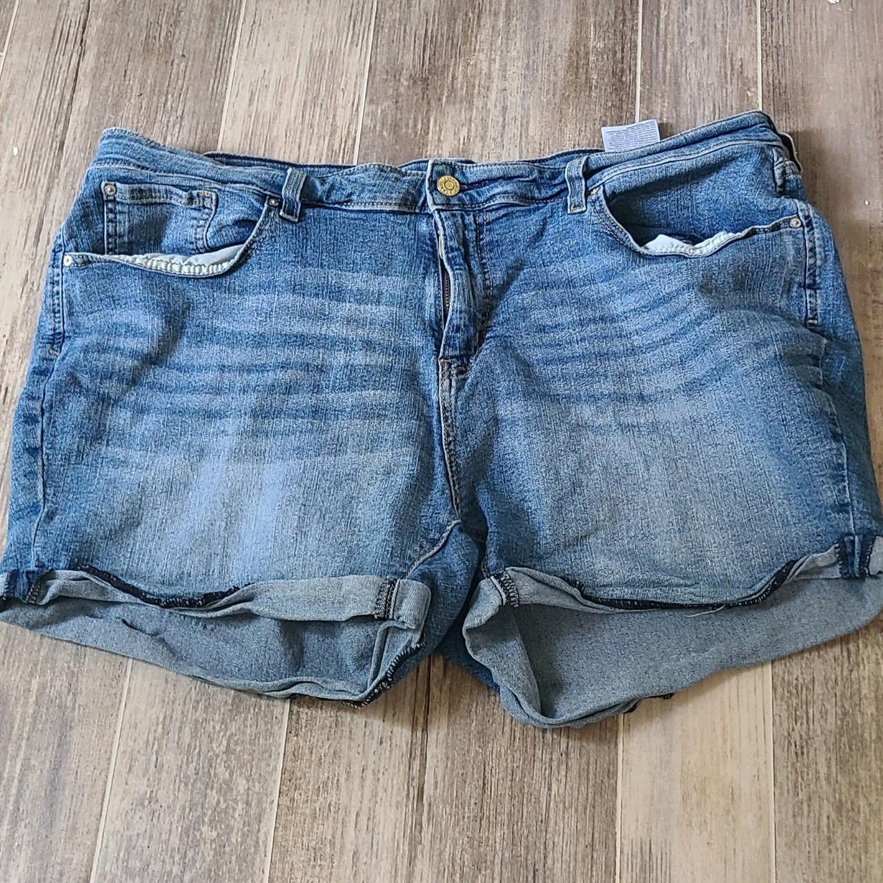 Signature by levi strauss & co shorts on sale