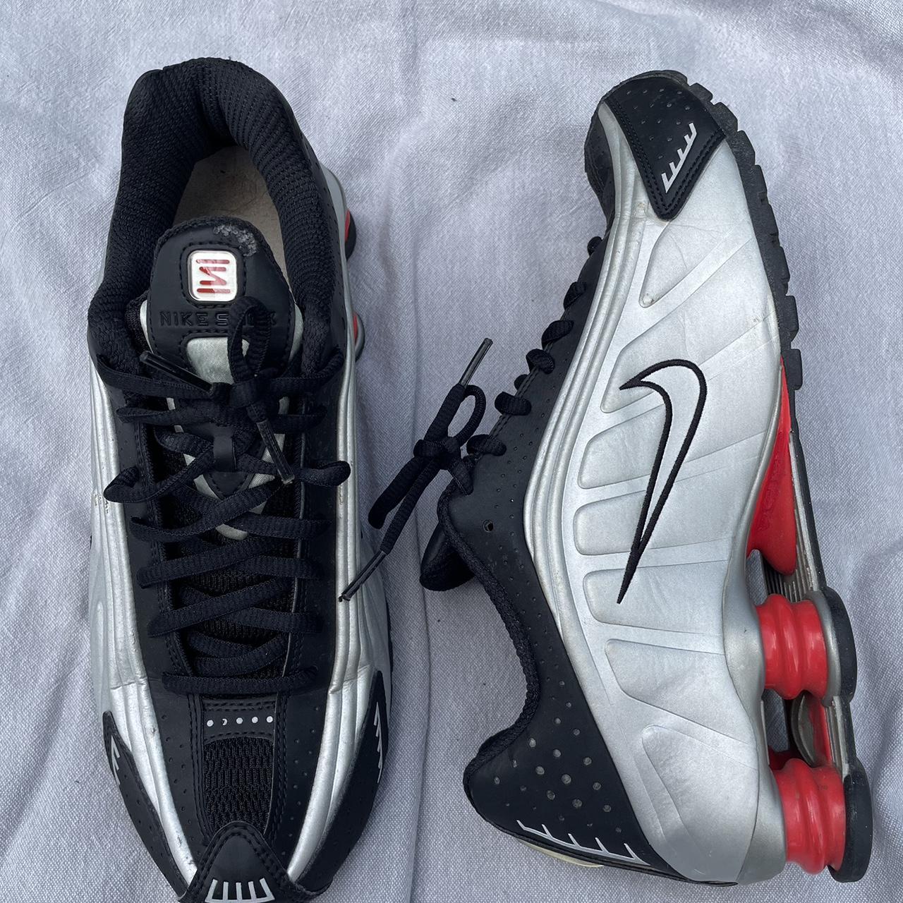 nike shox r4 metallic silver comet red