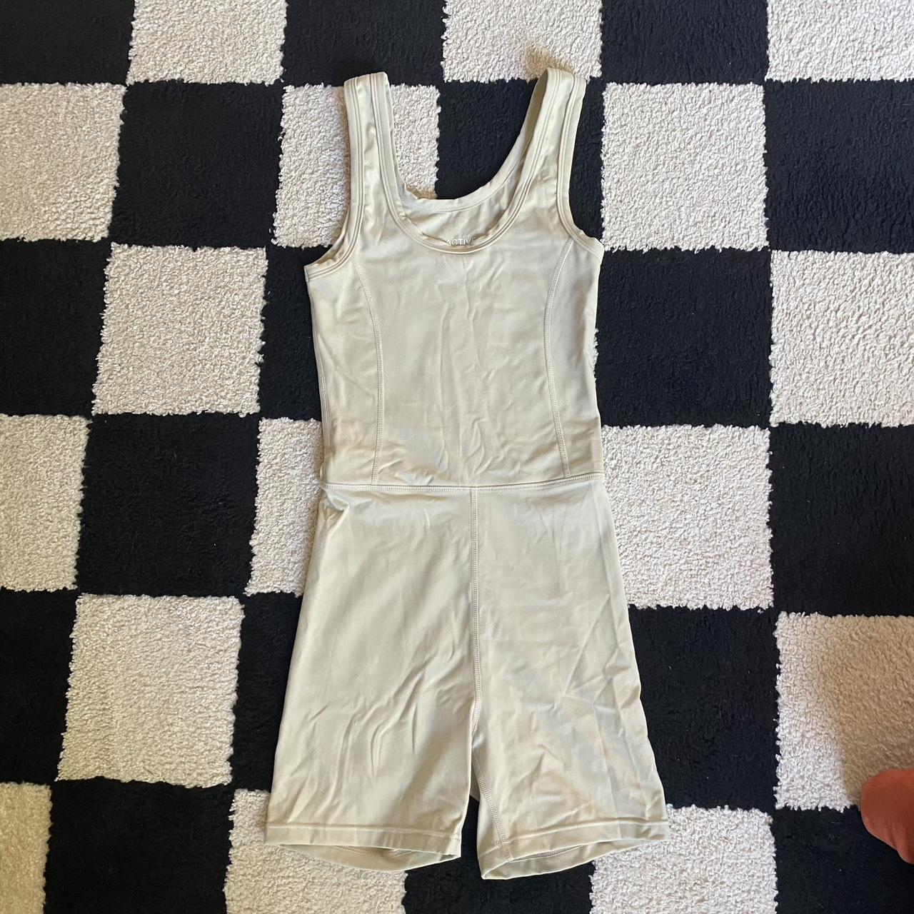 Set Active Shortysuit Sand color. Only worn once!... Depop