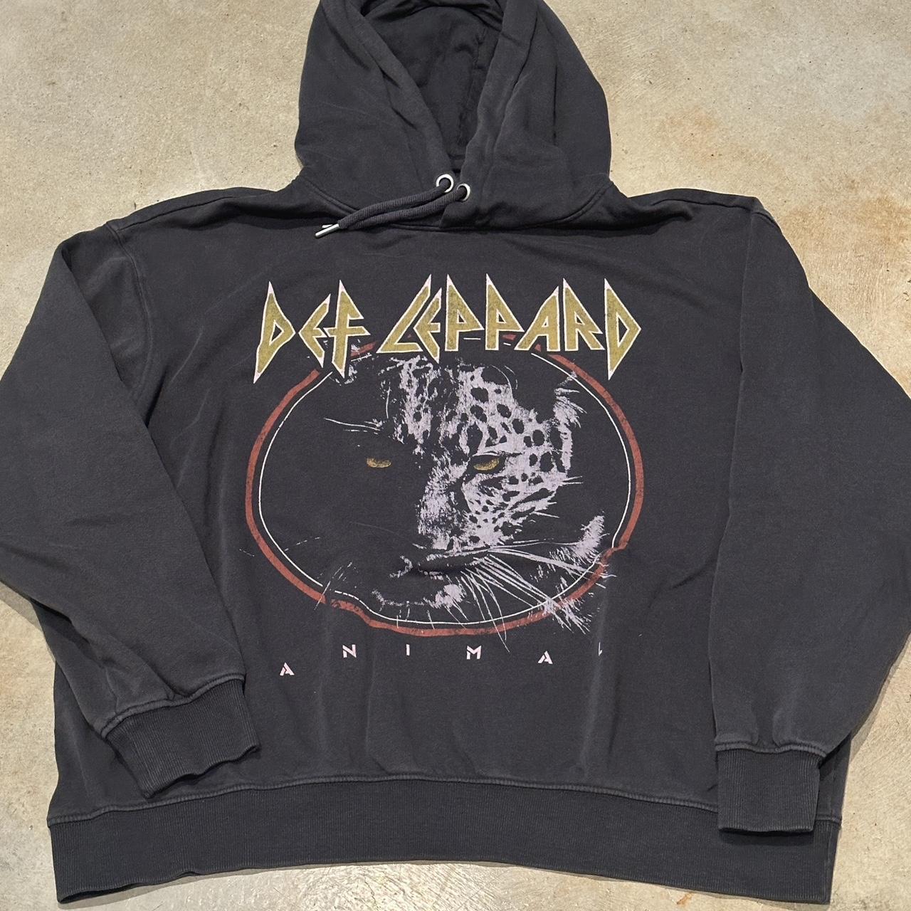 UO Def Leppard hotsell Animal Sweatshirt sz S/M