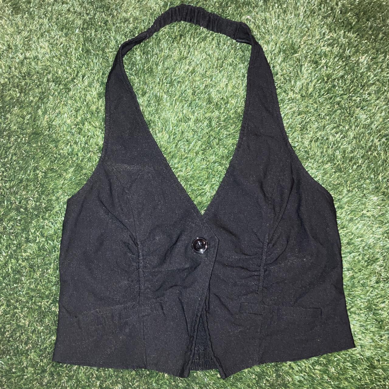 Black cropped vest ~ Great condition no flaws ~... - Depop