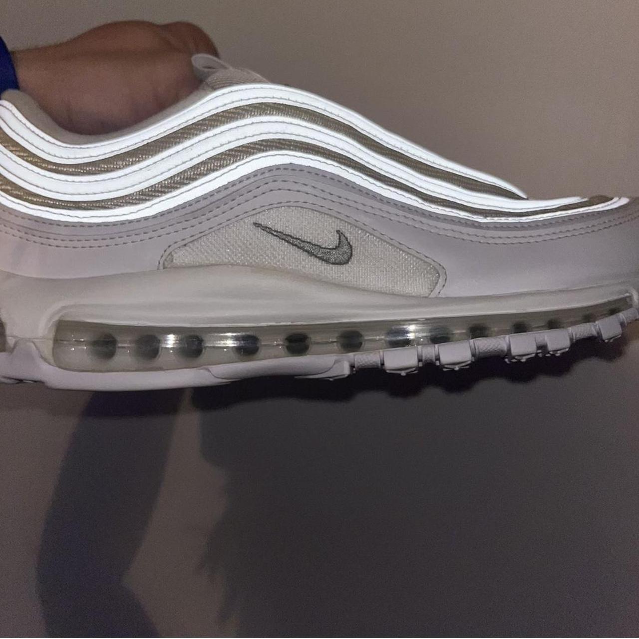 how to get stains out of air max 97