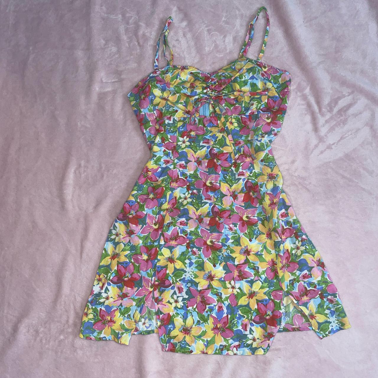 cute summer floral dress with zip back and front cut... - Depop