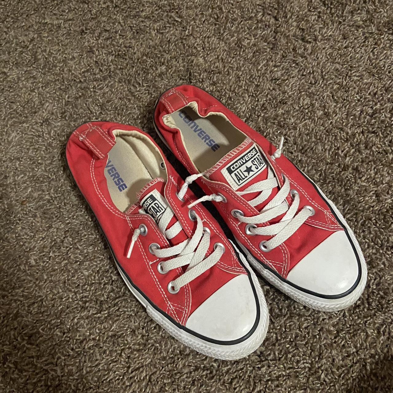 Red converse low top size 8 woman’s - Depop