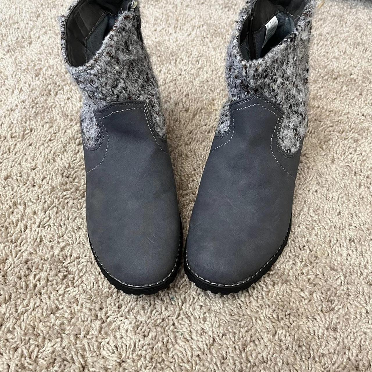 Muk luks hot sale grey boots