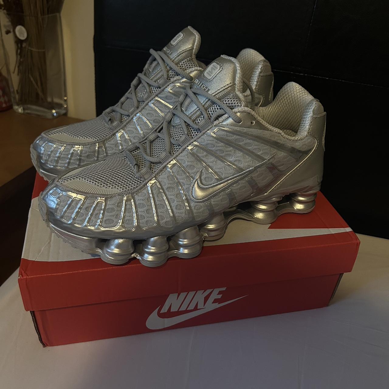 mens nike shox trainers