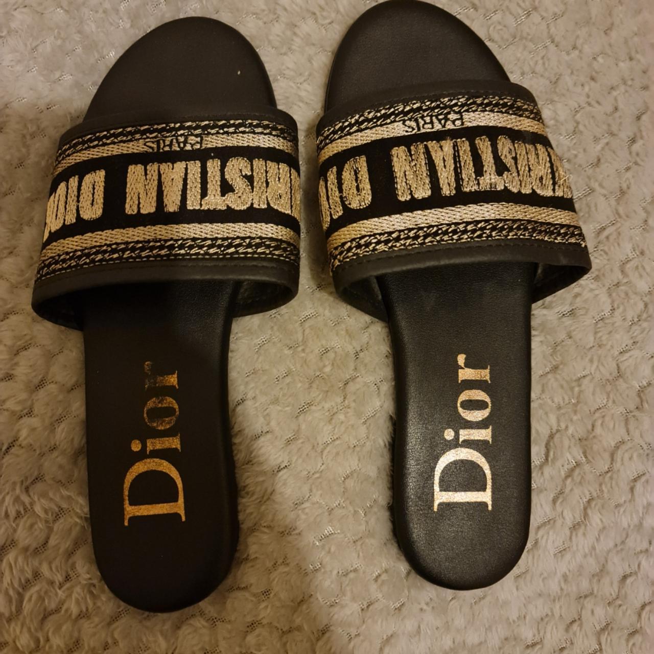 Size 4 womens discount sliders