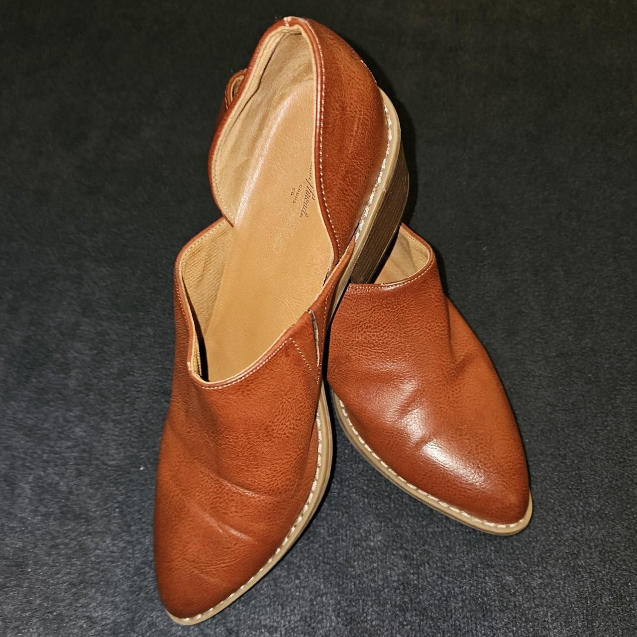 Universal Thread Slip-On Shoes