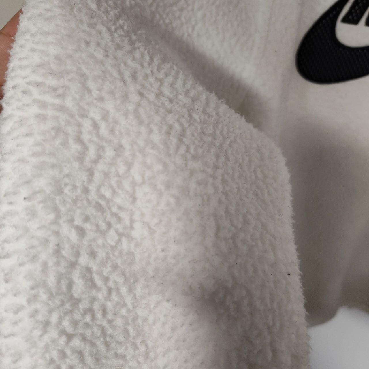 Nike fluffy jumper deals