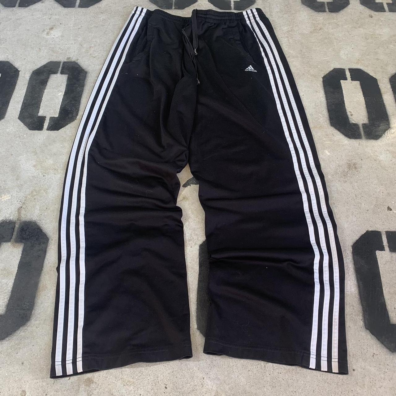 ADIDAS SWEATPANTS 🖤🤍🖤 Size XL Ships within 1-2... - Depop