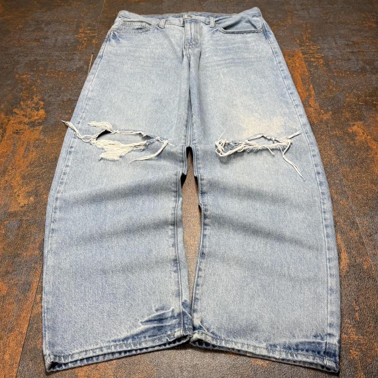 item listed by 00denim