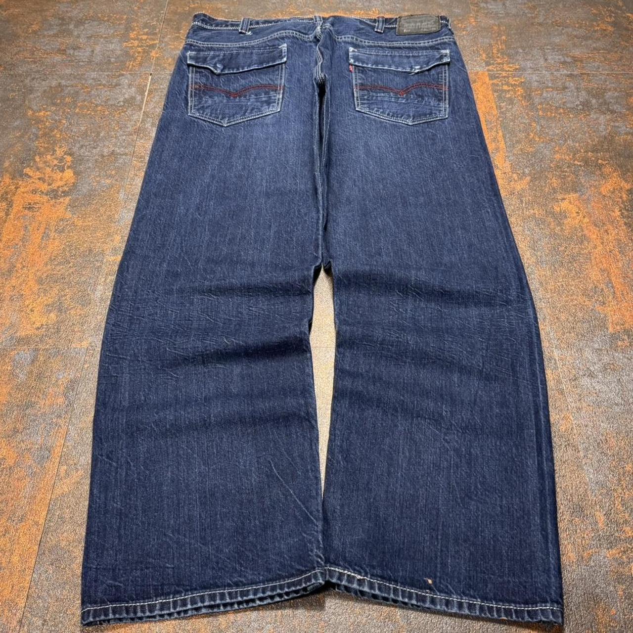 item listed by 00denim