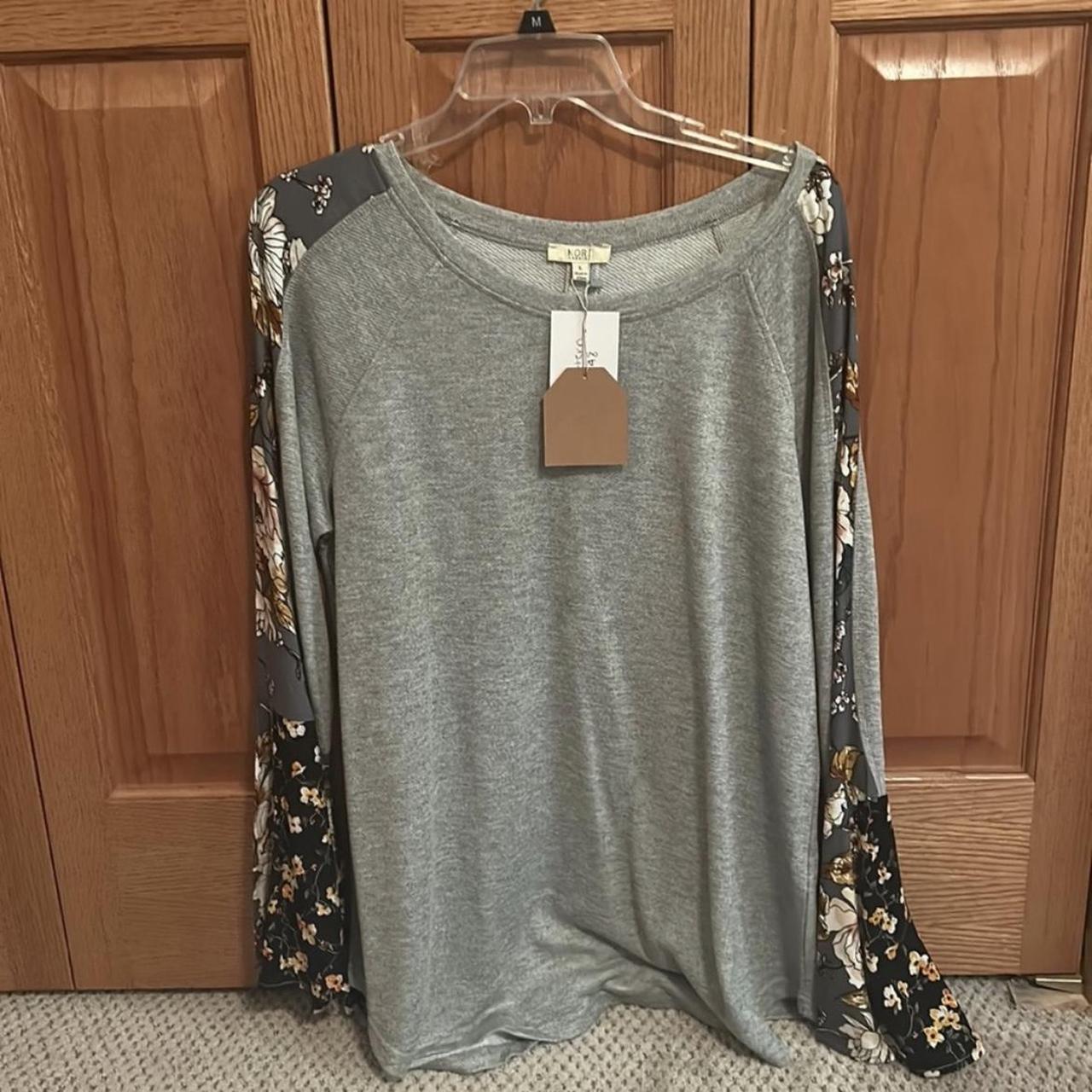 Kori Floral Gray Bell Sleeve Top Size: Large - Depop