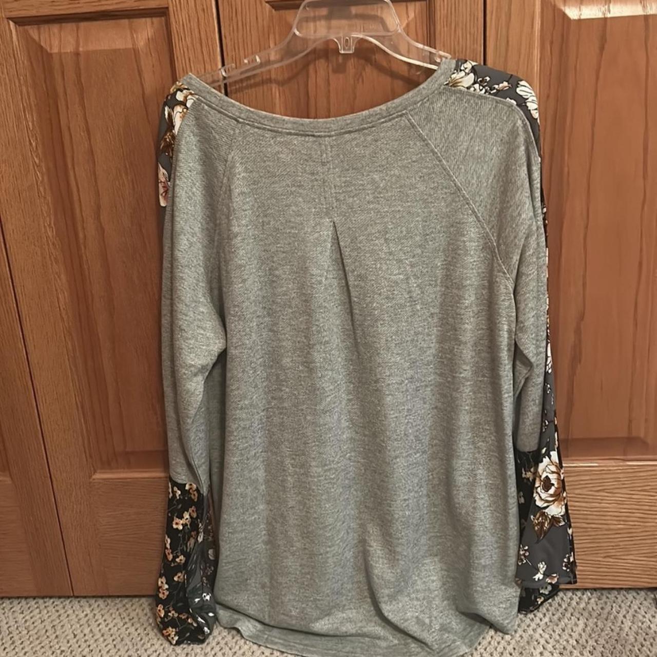 Kori Floral Gray Bell Sleeve Top Size: Large - Depop