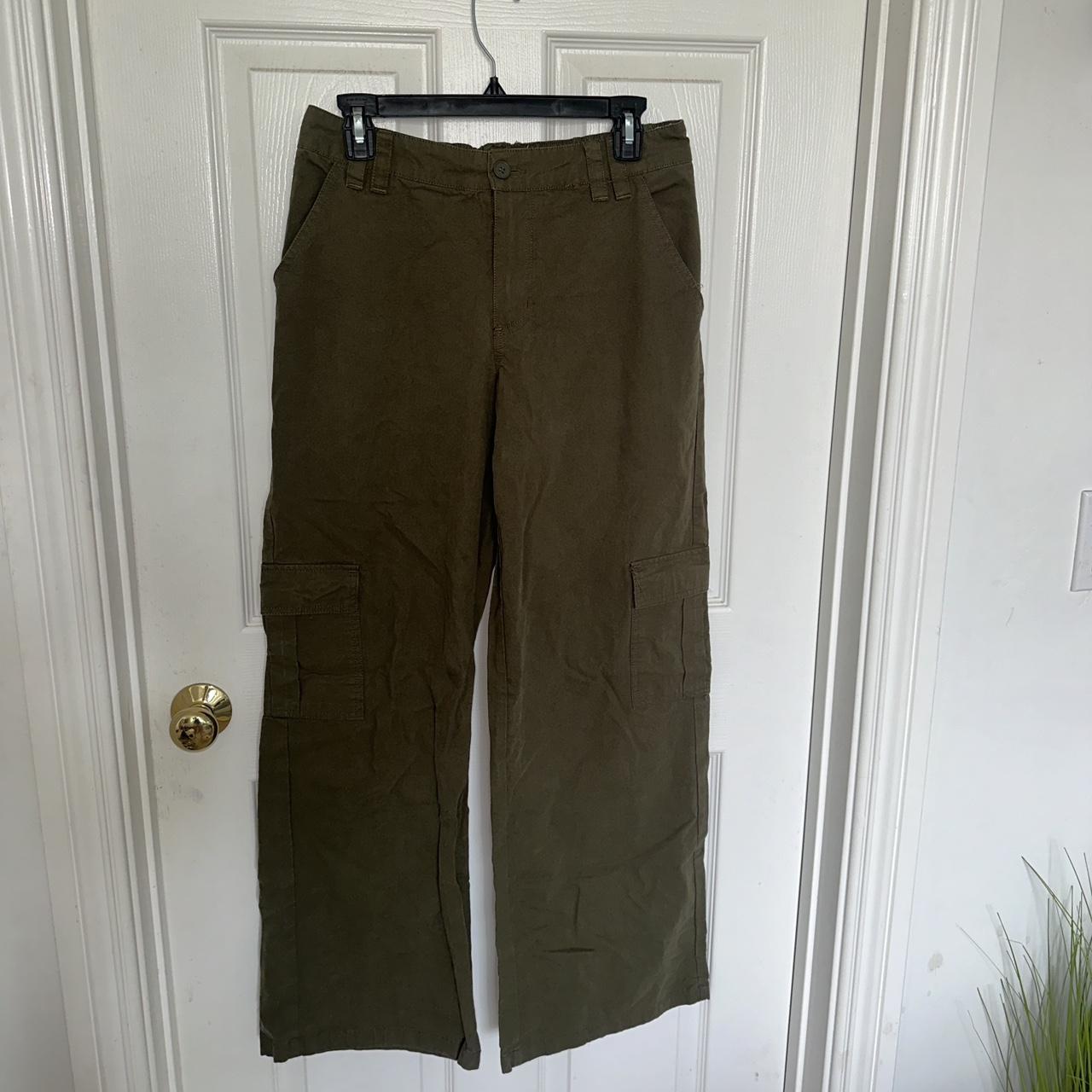 Army Green Cargo Low Rise Pants Tilly’s (Brand... Depop