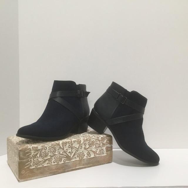 Karen scott falonn ankle on sale booties