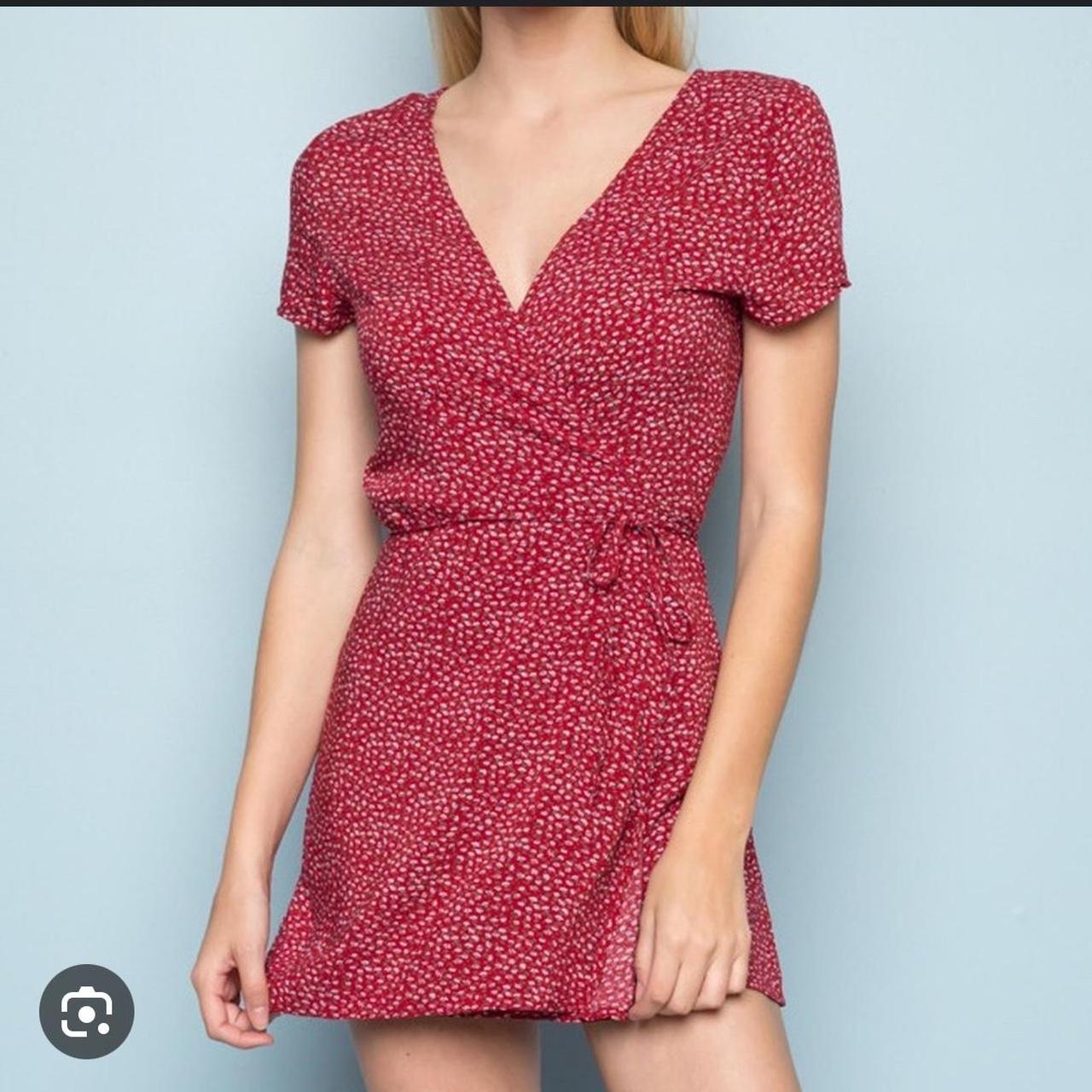 Brandy Melville's Robbie dress. Should I make it shorter? I'd hate to do it  since it's Brandy but I wanna look good! I'm 5'0. : r/PetiteFashionAdvice