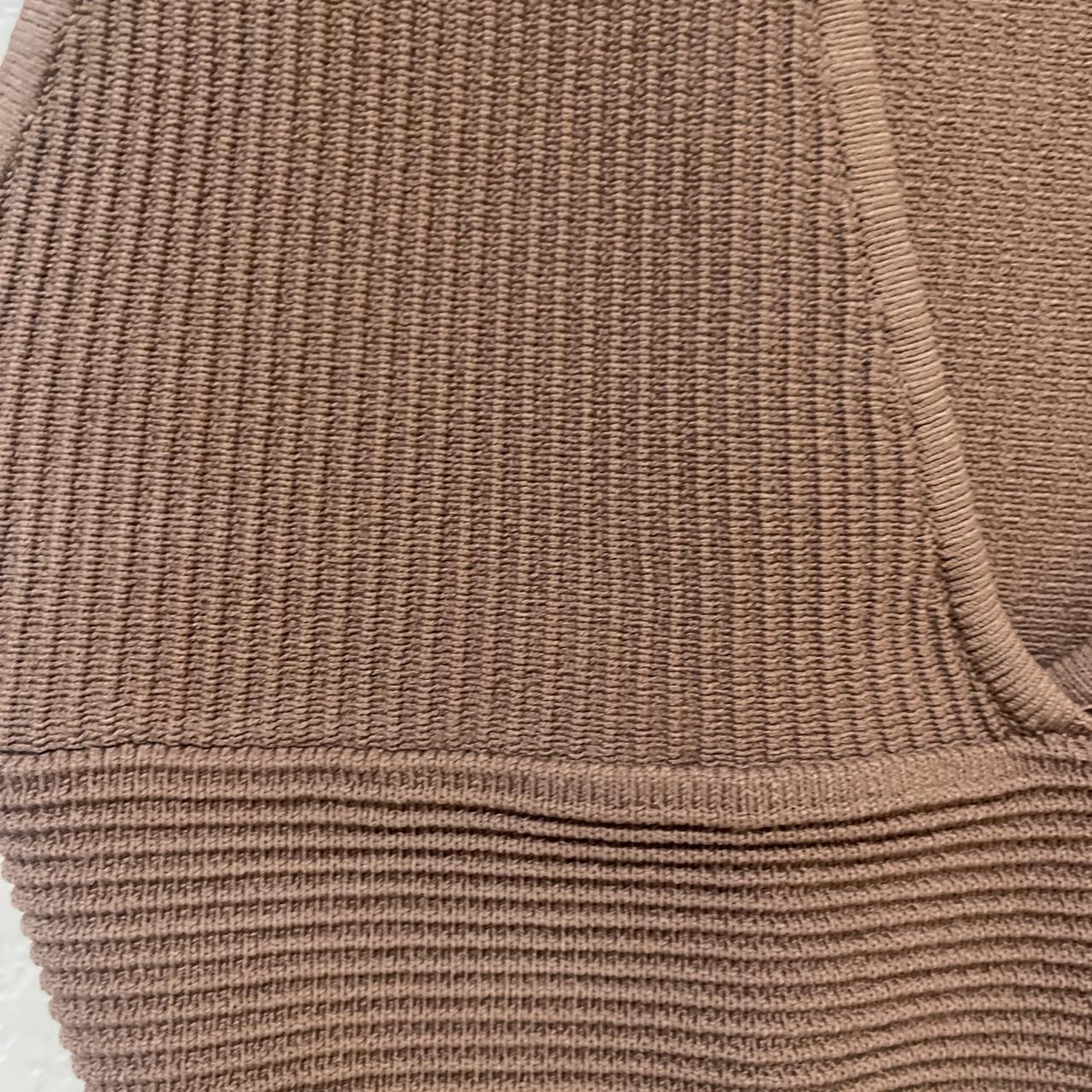 ARITZIA BABATON Sculpt Knit V-neck tank in beige - Depop