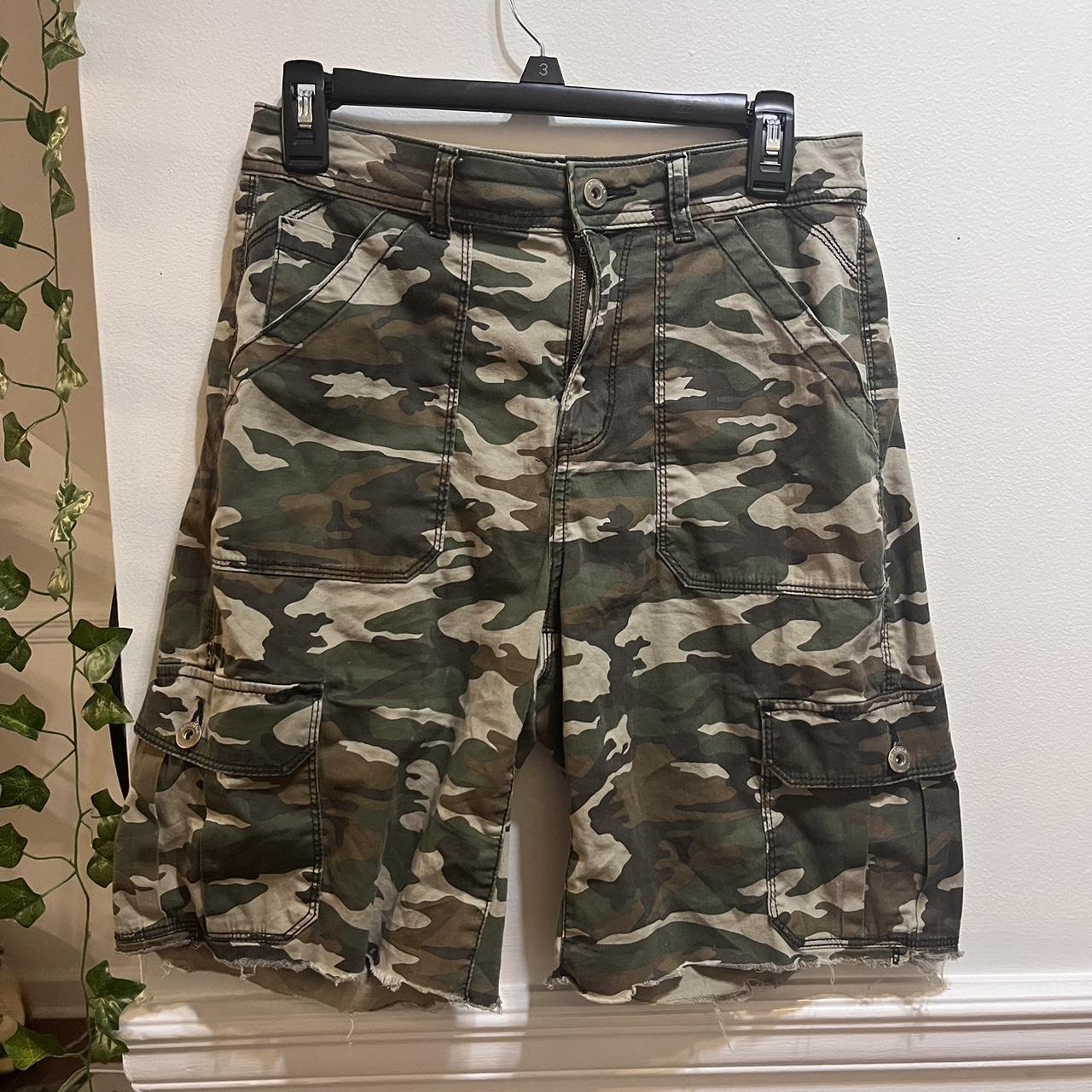 •camo print jorts• •size 9 •Arizona brand camo... - Depop