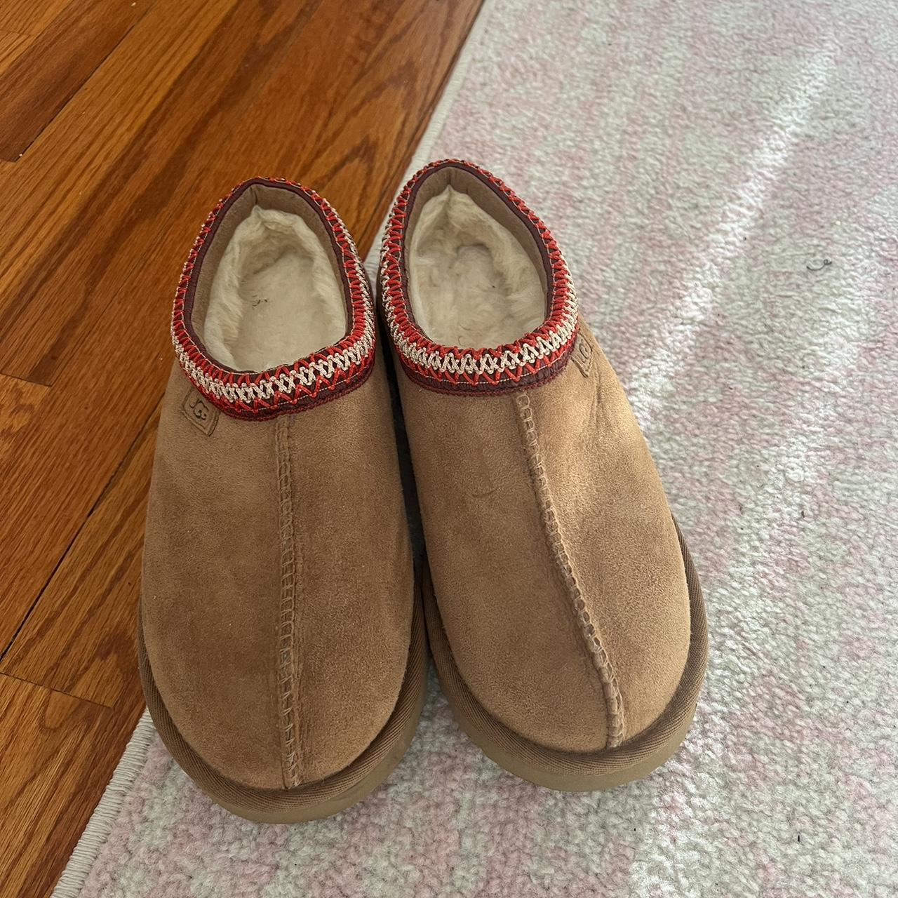 Tasman Ugg slippers limited edition only worn once - Depop