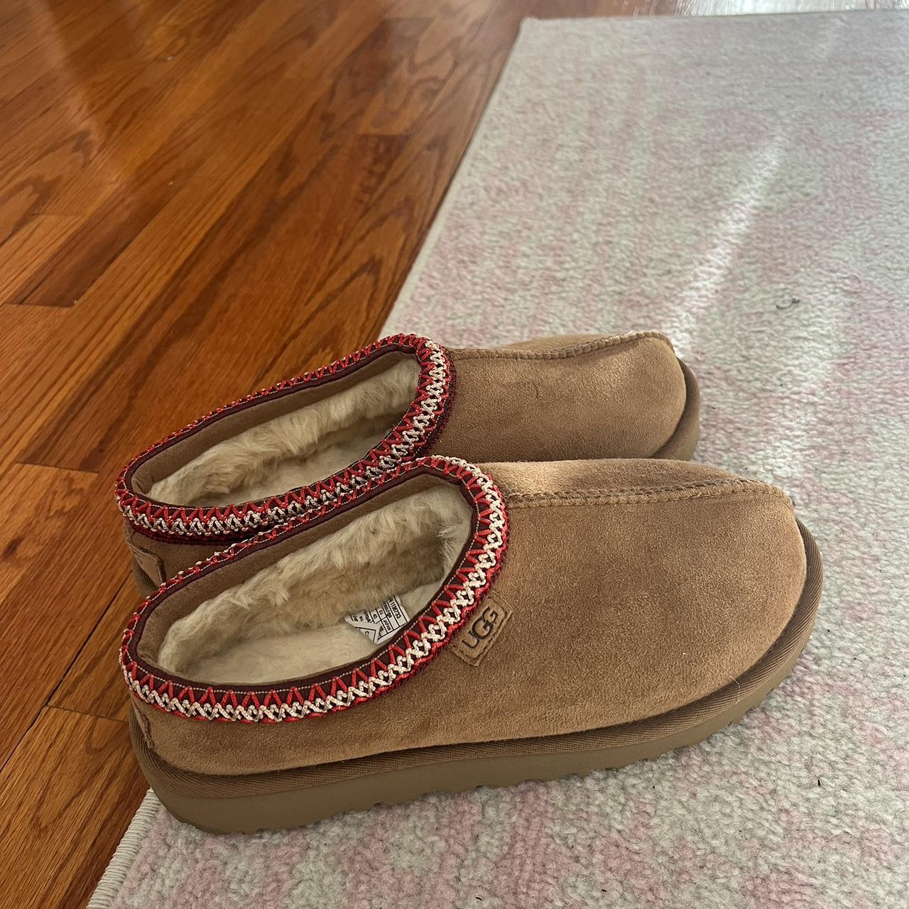 Tasman Ugg slippers limited edition only worn once - Depop