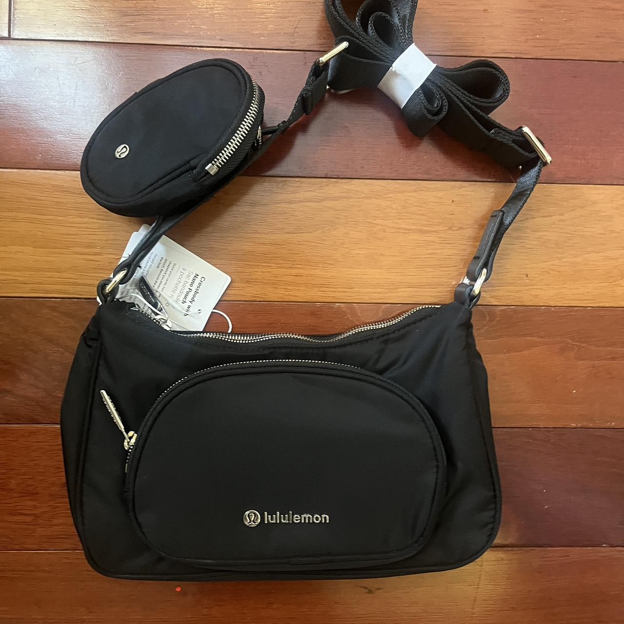 Lululemon rarely used yoga bag with lots of space - Depop