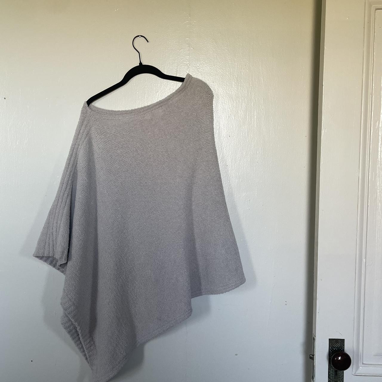 Barefoot Dreams Poncho cozy chic - Depop