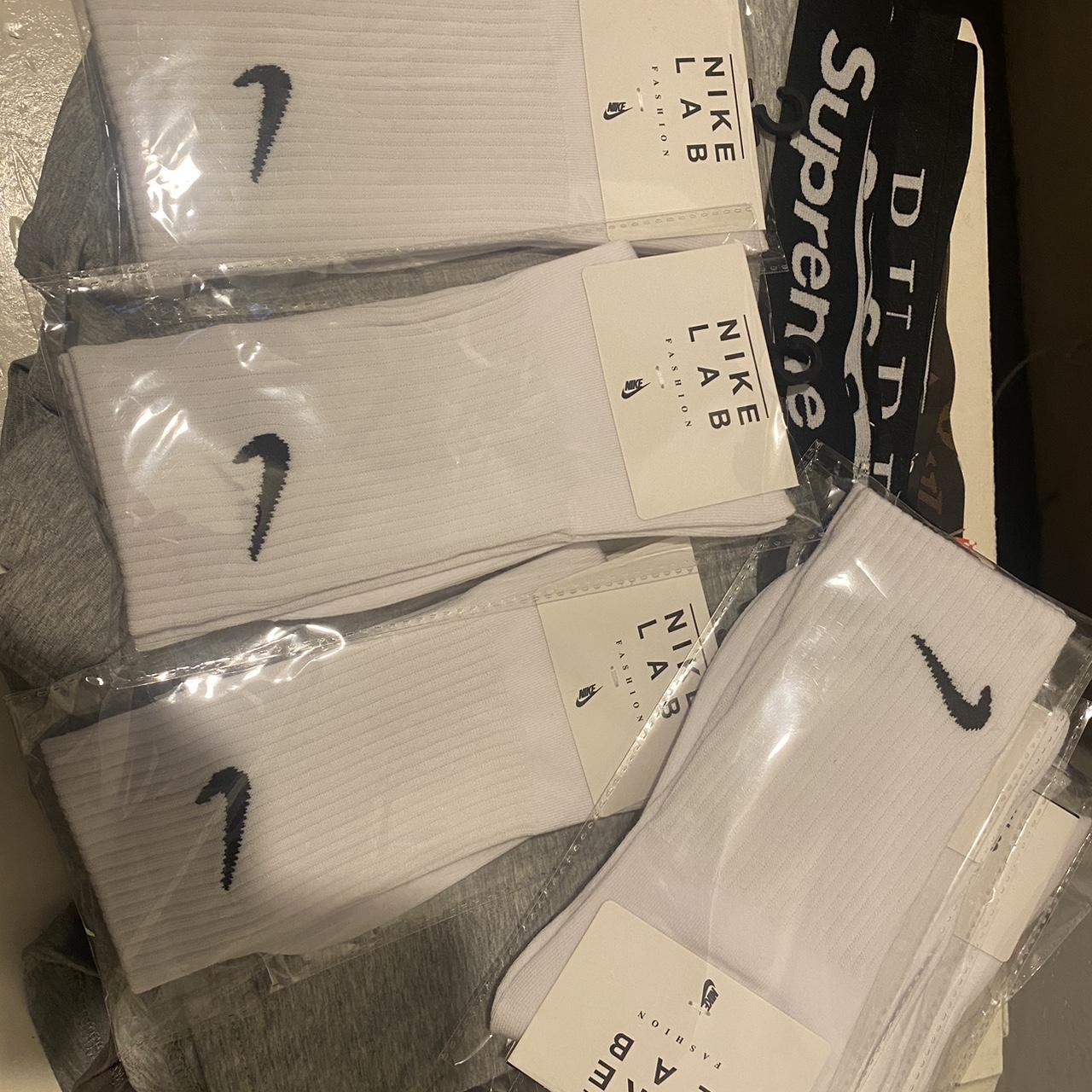 does walmart sell nike socks