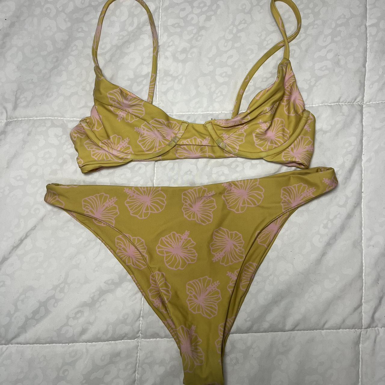 Benoa Swim Honey Hibiscus set Shea top - S Celma... - Depop