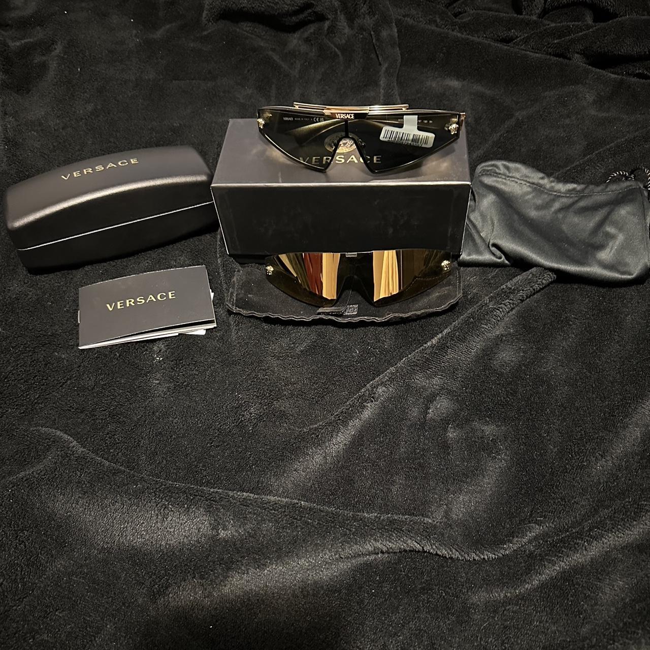 Versace black clearance tribute visor sunglasses