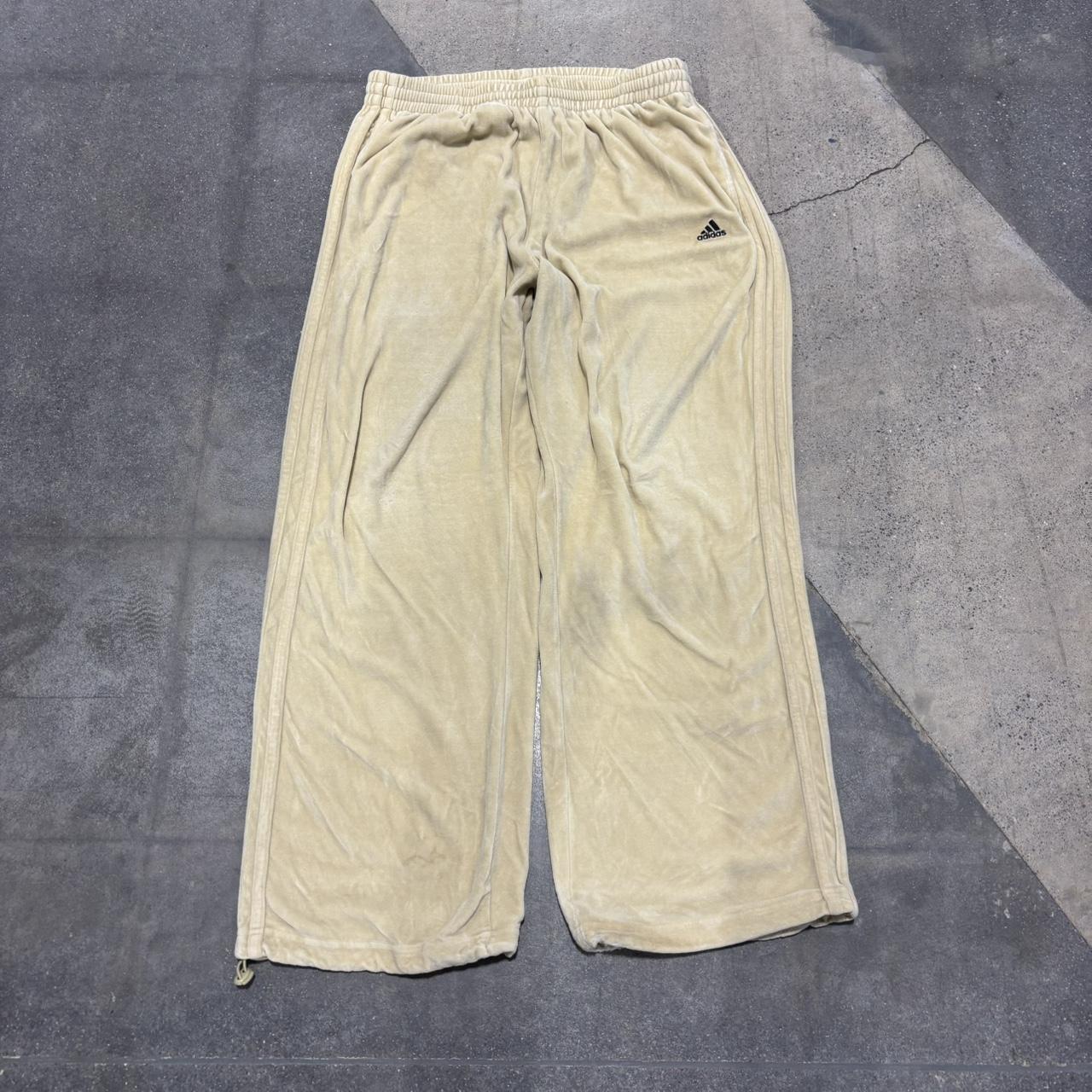item listed by y2k_deals